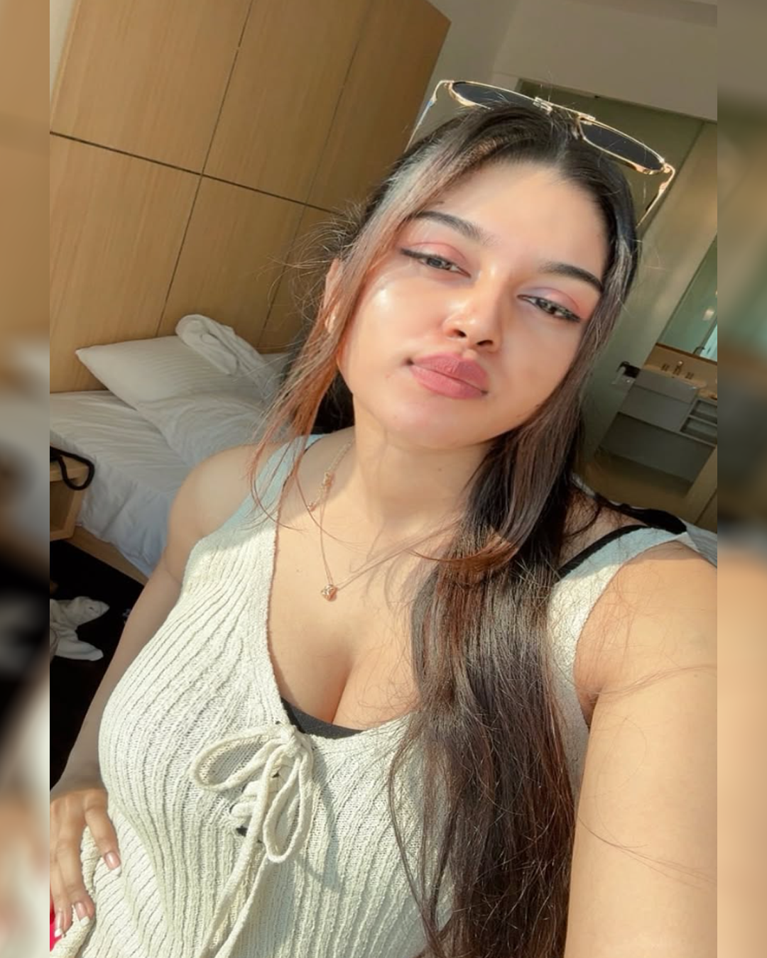 Payal — Aunty in Dum Dum - Hover Image
