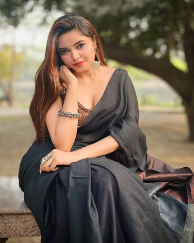 Sonali Curvy Escorts Kolkata
