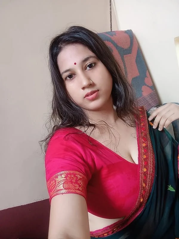 Chaitali Housewife Aunty Escorts
